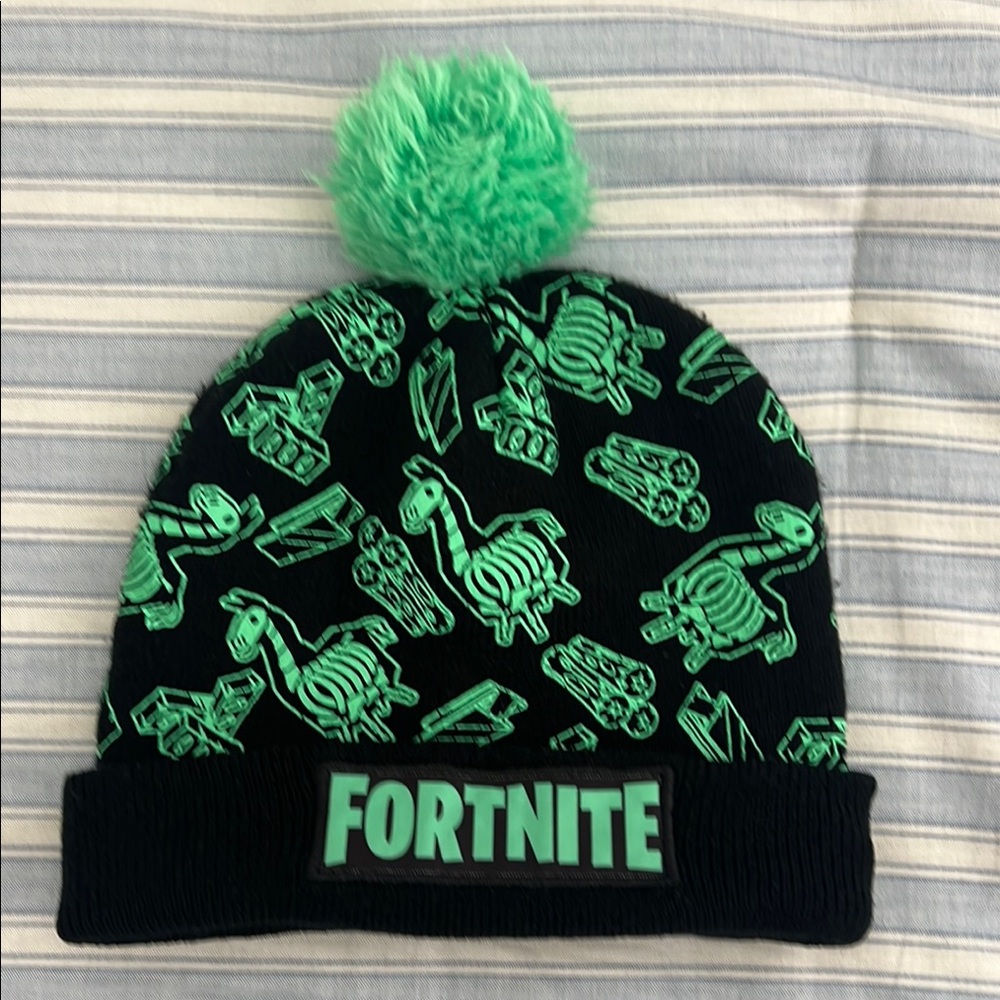FORTNITE HAT. OS